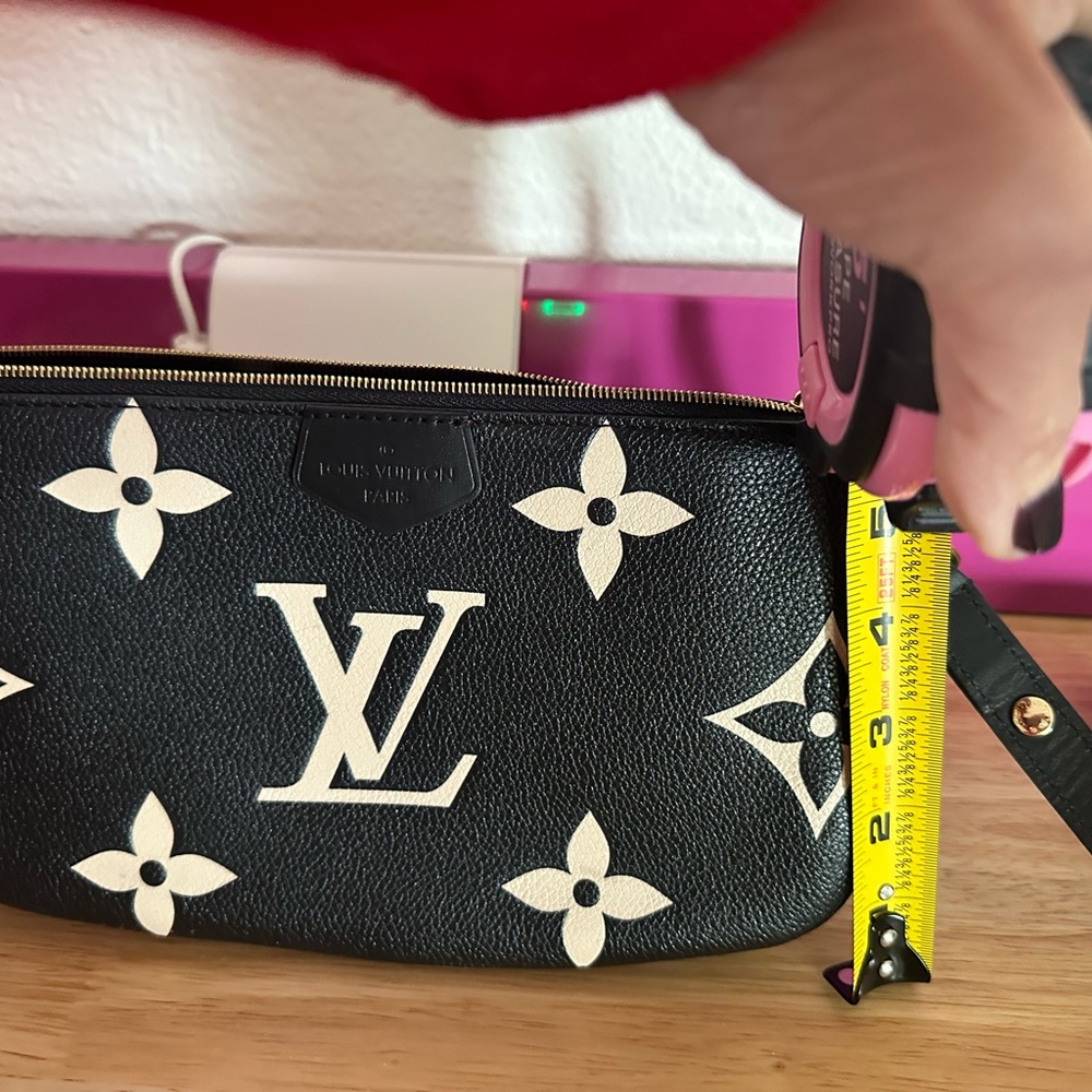 Louis Vuitton Black and Cream Crossbody Bag Set-NEW & Flawless - Picture 5 of 7